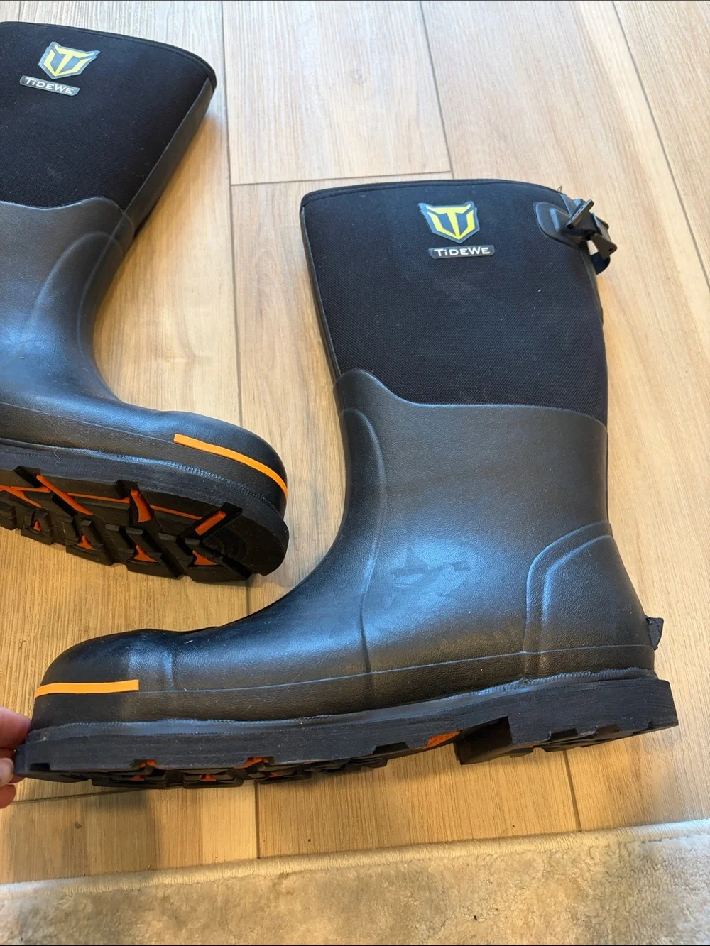 New TideWe size 12 men’s Black Boots with Orange Accent